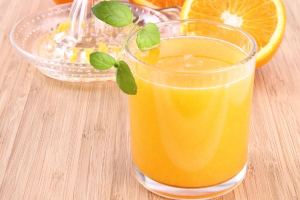 早上可以喝橙汁嘛 吃什么不能喝橙汁