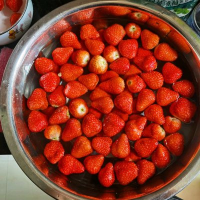 怎样做草莓酱_做草莓酱的方法